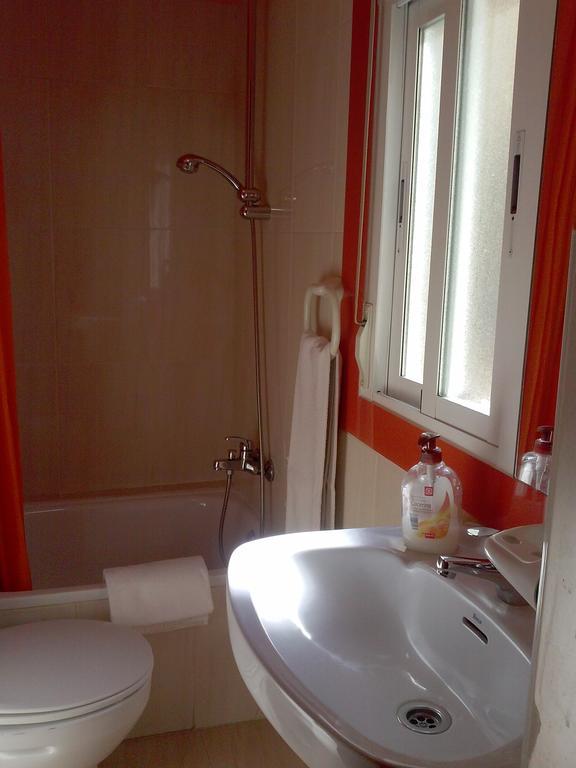 Pensión Navarra Madrid Habitación foto